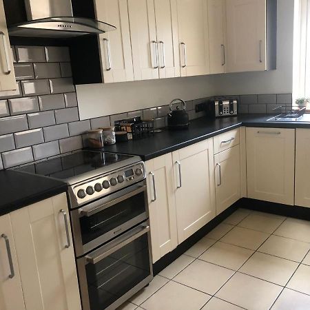 Hilltop House Is A Welcoming 2 Bedroom Property Matlock  Bagian luar foto