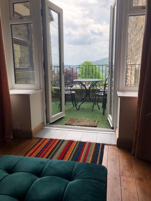 Hilltop House Is A Welcoming 2 Bedroom Property Matlock  Bagian luar foto