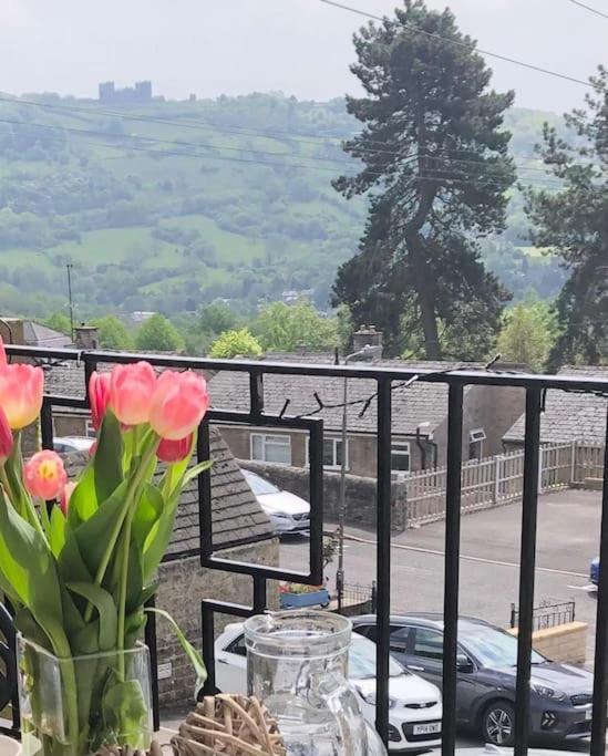 Hilltop House Is A Welcoming 2 Bedroom Property Matlock  Bagian luar foto