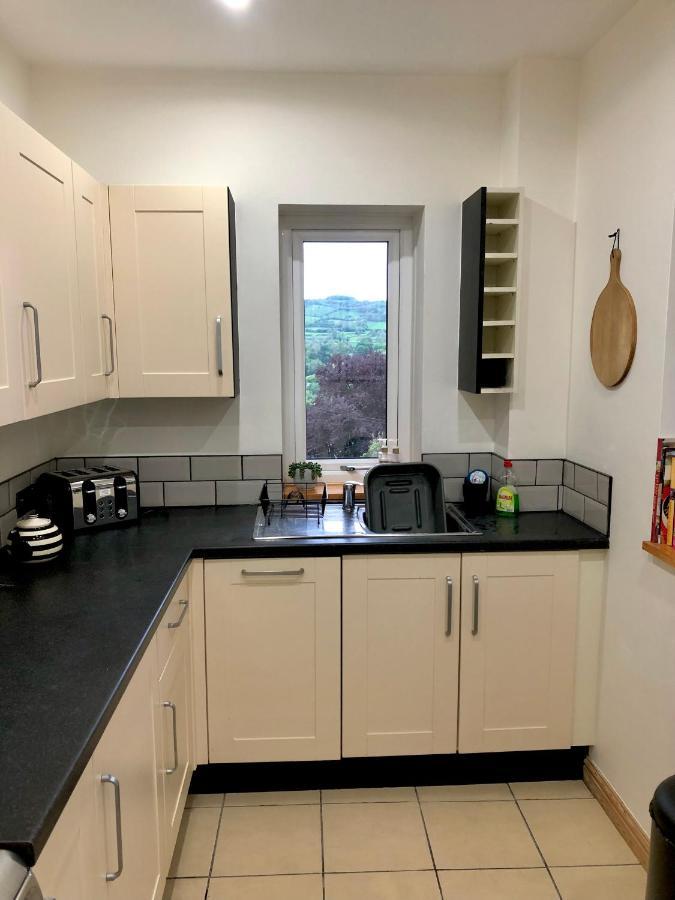 Hilltop House Is A Welcoming 2 Bedroom Property Matlock  Bagian luar foto