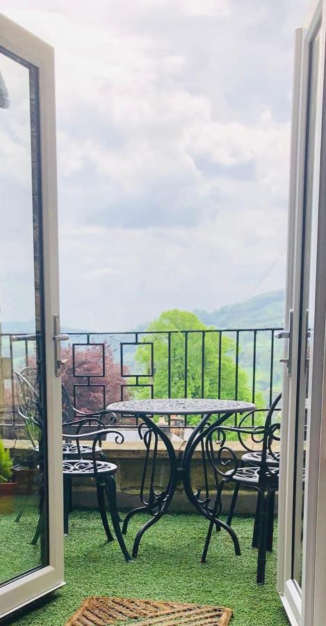 Hilltop House Is A Welcoming 2 Bedroom Property Matlock  Bagian luar foto