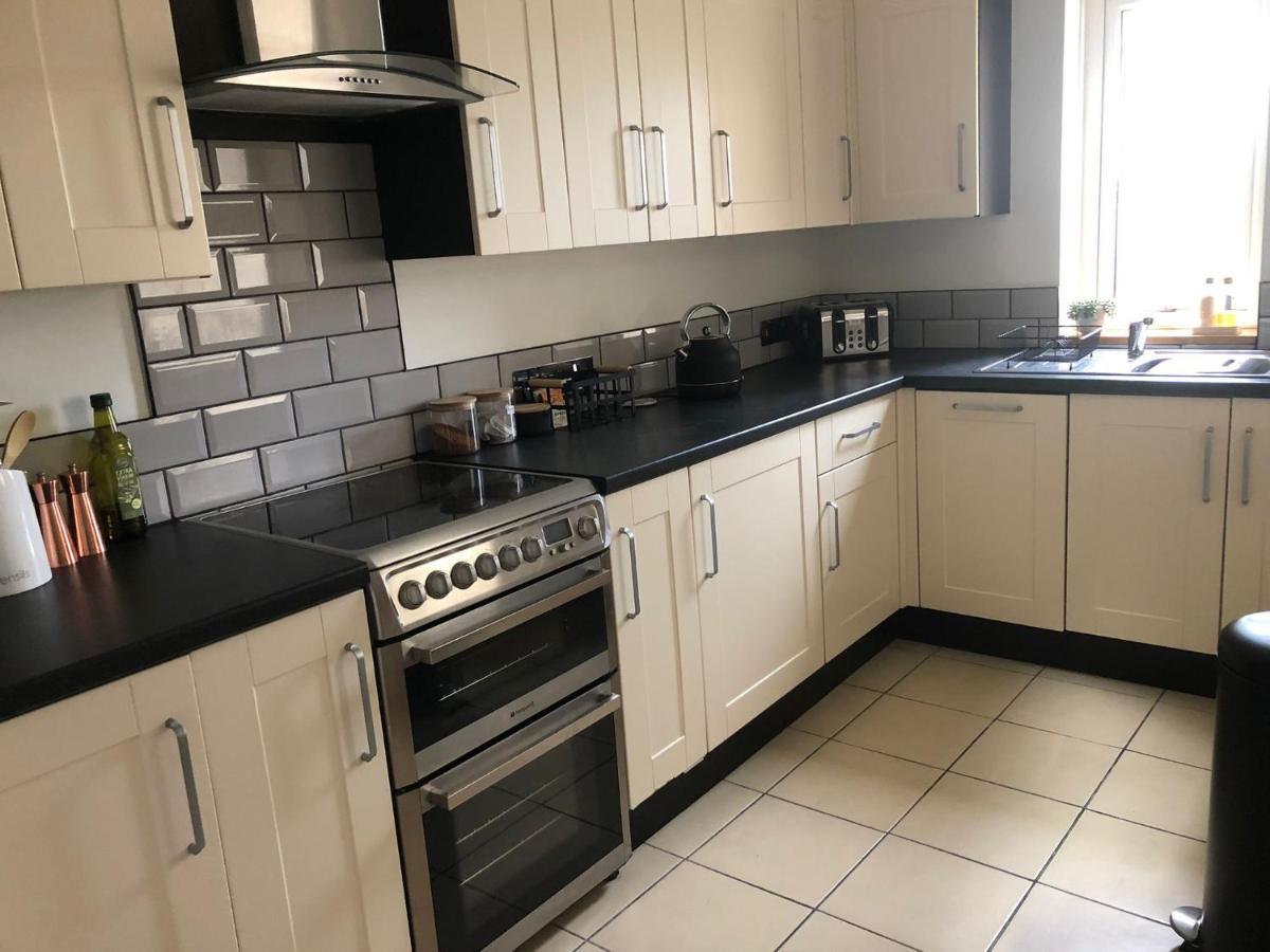 Hilltop House Is A Welcoming 2 Bedroom Property Matlock  Bagian luar foto
