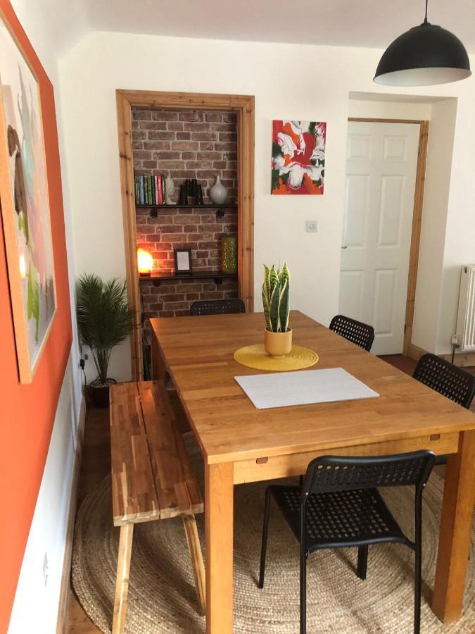 Hilltop House Is A Welcoming 2 Bedroom Property Matlock  Bagian luar foto